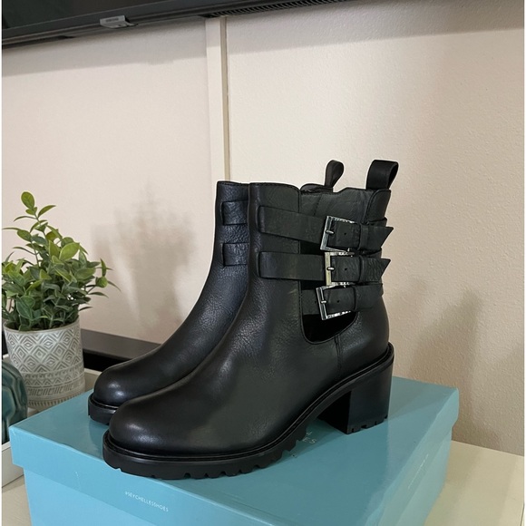 Give it a Whirl Bootie, SEYCHELLES - Picture 2 of 8